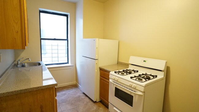 Building Photo - 2700 Grand Concourse