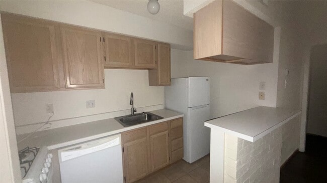 Building Photo - 1328 Bomar St