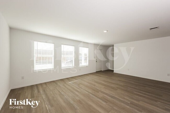 Foto del edificio - 7383 Cultivator Way
