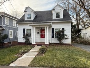 Building Photo - 114 S Sunset Dr