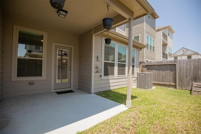 Building Photo - 3415 Avondale Vw Dr