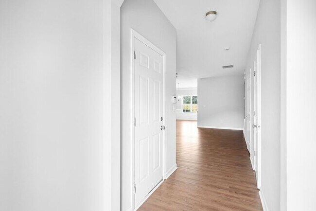 Building Photo - 2119 Hasel St