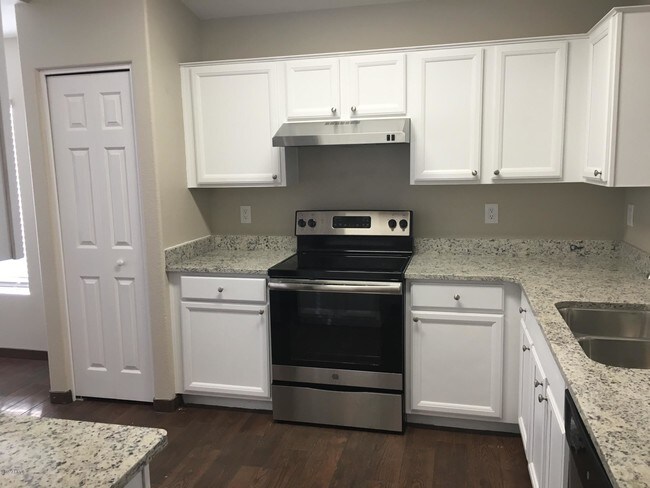 Foto del edificio - 2224 E Kelton Ln