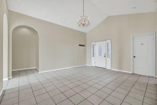 Building Photo - 268 Castle Rd