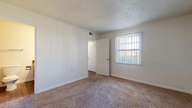 Interior Photo - Brookridge