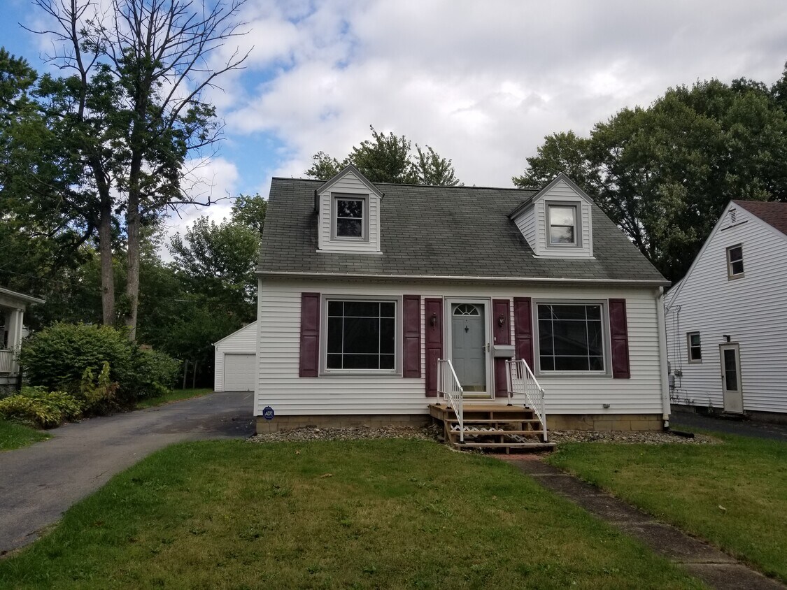 419 Kenilworth Ave SE, Warren, OH 44483 House for Rent in Warren, OH