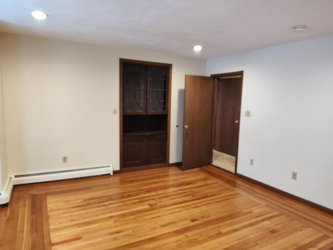 Dining room - 83 Elm St