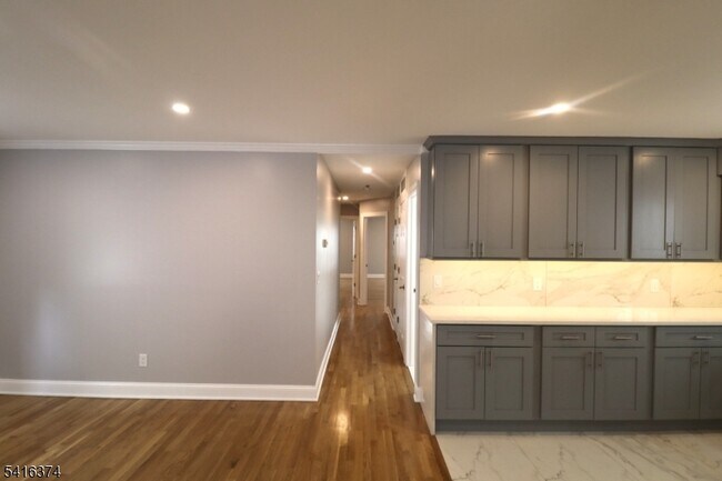 Building Photo - 22 St Francis St