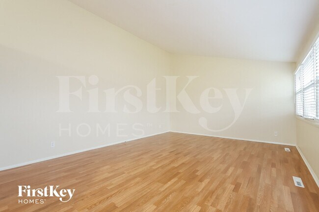 Building Photo - 660 Jefferson Ave