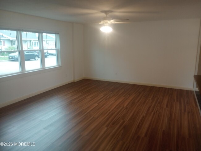 Building Photo - 3 Primrose Ln