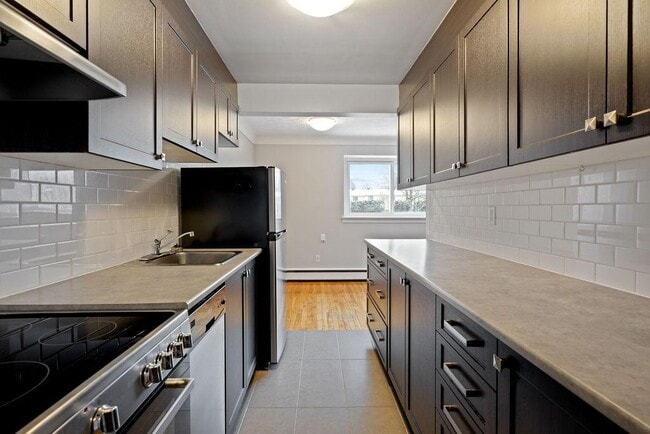 Interior Photo - 1196 Shillington