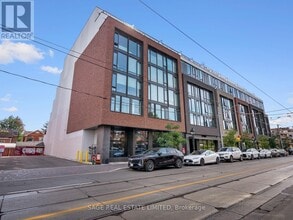 Building Photo - 899 College St