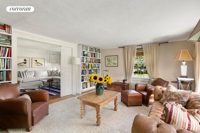 Building Photo - 100 Wainscott Hollow Rd