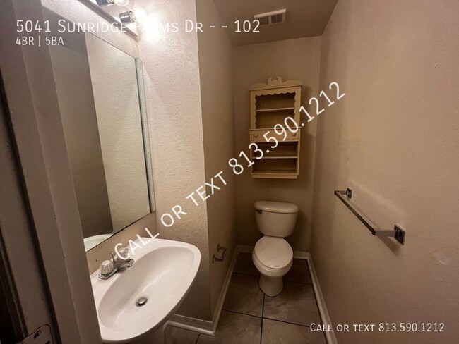 Building Photo - 3 story home - great location!