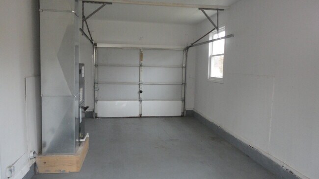 Foto del edificio - 108 W Garner St