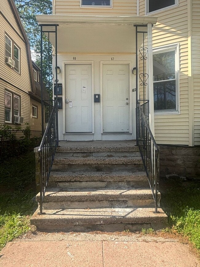 Building Photo - 67 Derby Ave