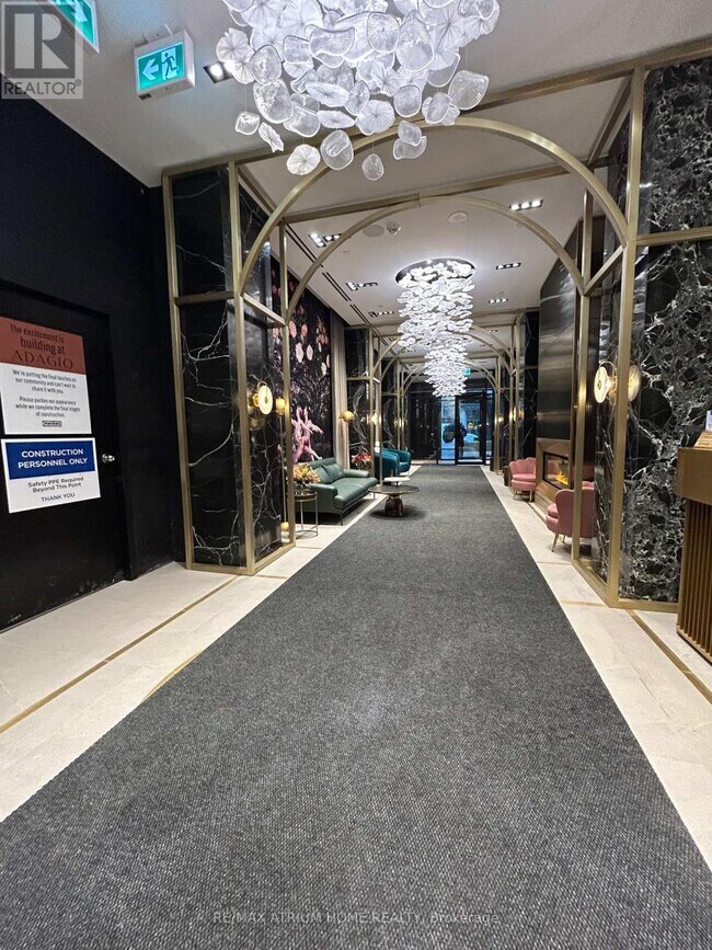 Photo du bâtiment - 771 Yonge St