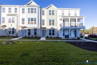Building Photo - 15320 Oasis Sun Aly