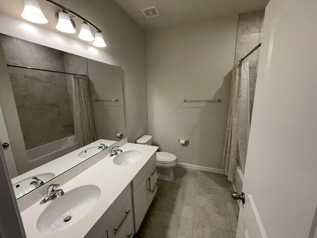 Building Photo - Beautiful 4 Bedroom 2 Bathroom home in Eag...