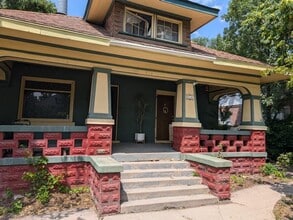 Building Photo - 919 E Wilson Ave