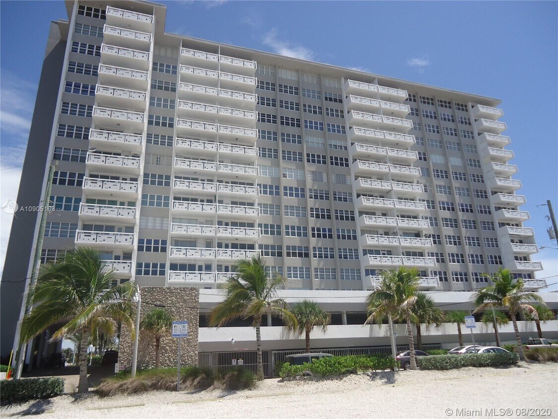 Primary Photo - 3111 N Ocean Dr