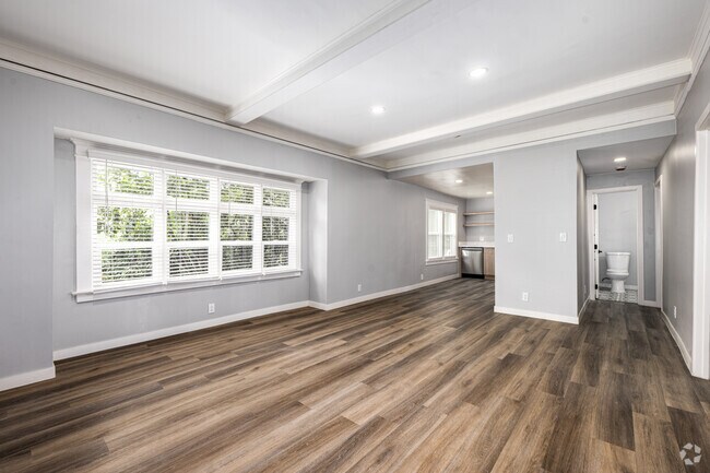 3 habitaciones, 2 baños - 850 pies cuadrados - Comedor - 1411 Mohawk St