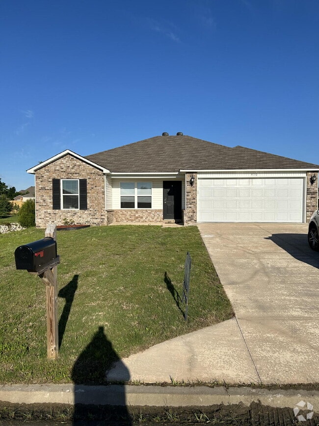 Building Photo - 410 Harper Dr