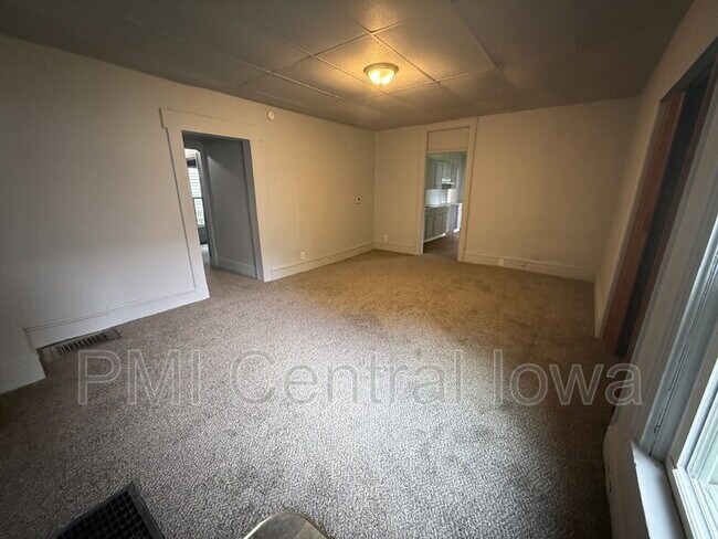 Foto del edificio - 1706 E Walnut St