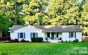 Building Photo - 2411 Kimway Dr