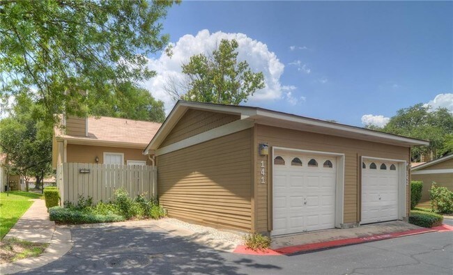 Building Photo - 6501 Brush Country Rd
