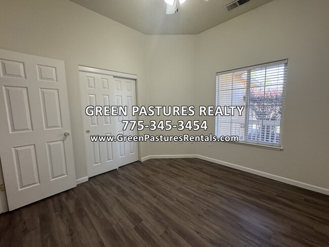 Building Photo - 1045 Brierwood Ln