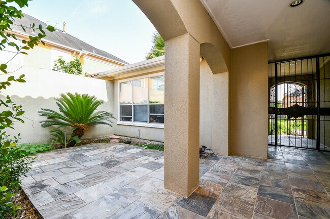 Foto del edificio - 14206 Jade Cove Dr