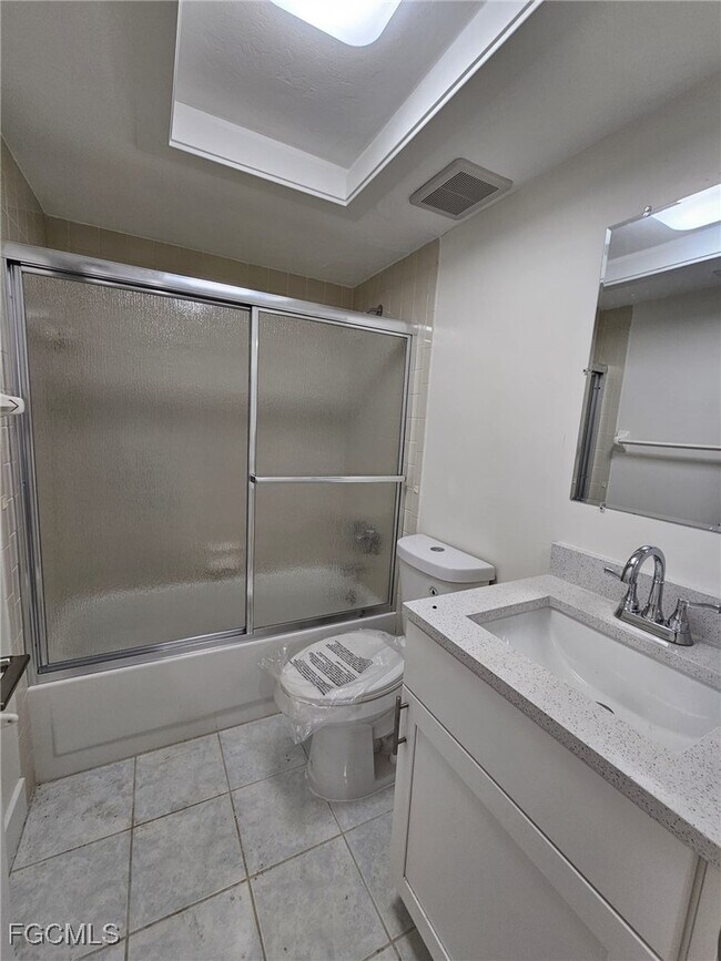 Building Photo - 521 SW 47th Terrace
