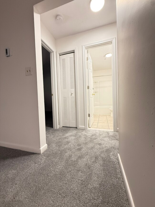 Building Photo - 20 Amici Way