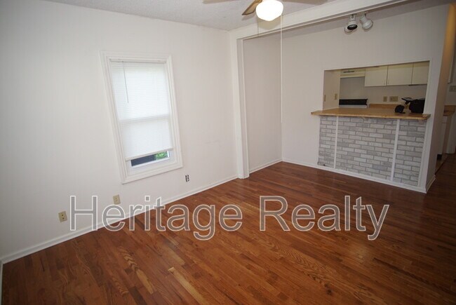 Foto del edificio - 307 E Oldham Ave