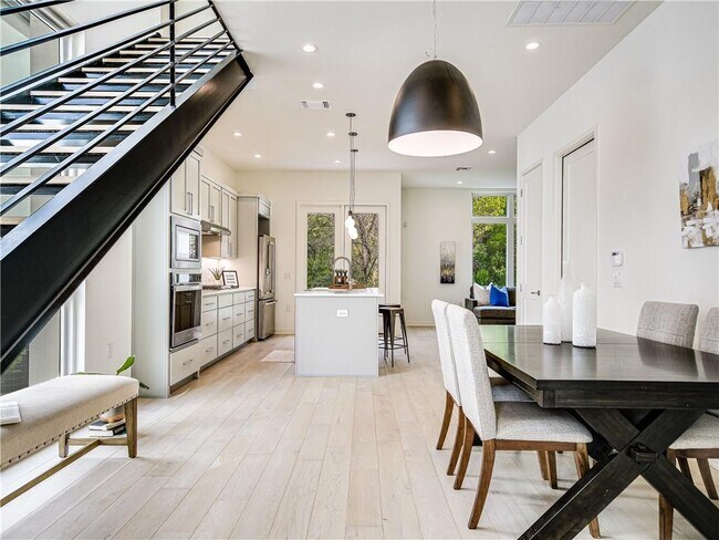 Foto del edificio - 2602 Sutherland St