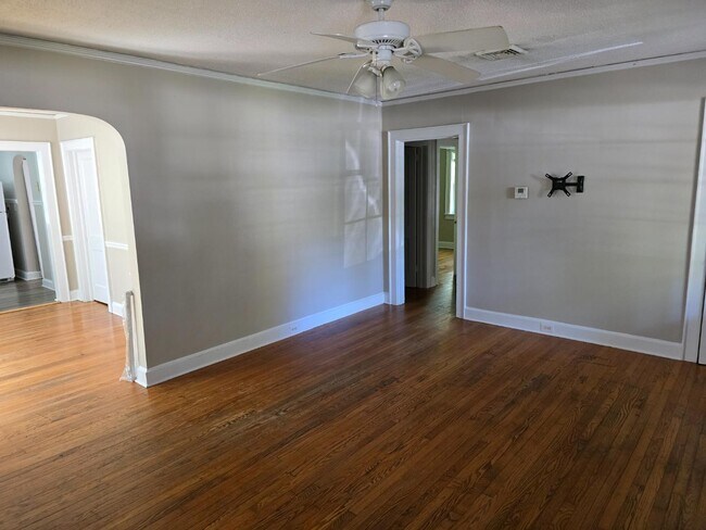 Foto del edificio - 4928 Oleander Dr