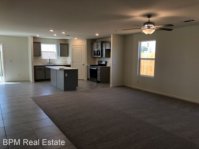 Building Photo - 4 br, 3 bath House - 9707 Packwood Dr.