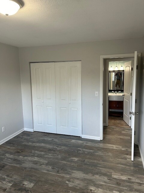 Bedroom - 4921 Dartmouth Dr