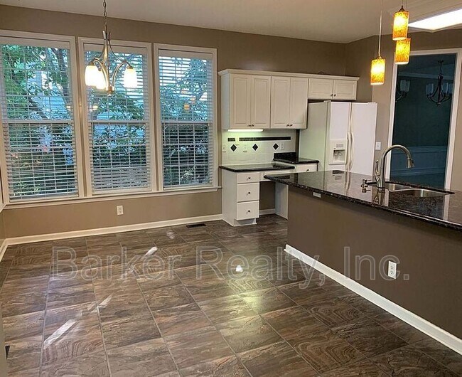 Foto del edificio - 2312 Colony Woods Dr