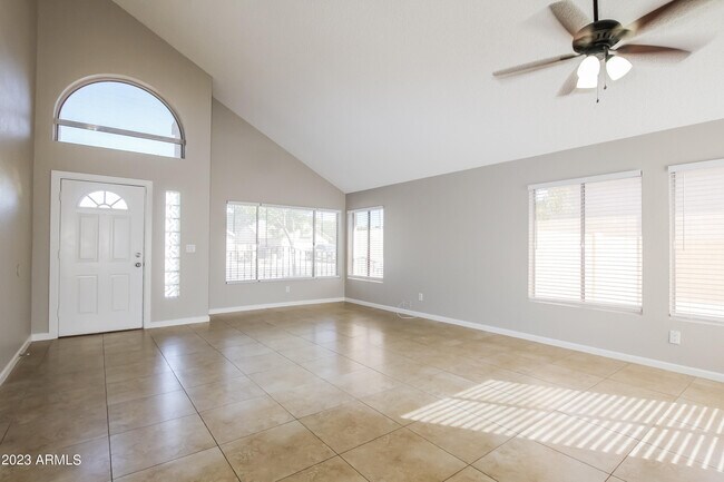 Foto del edificio - 10336 N 62nd Ave