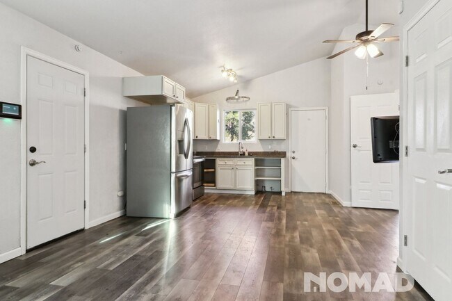 Building Photo - Charming 3BR House in Aurora