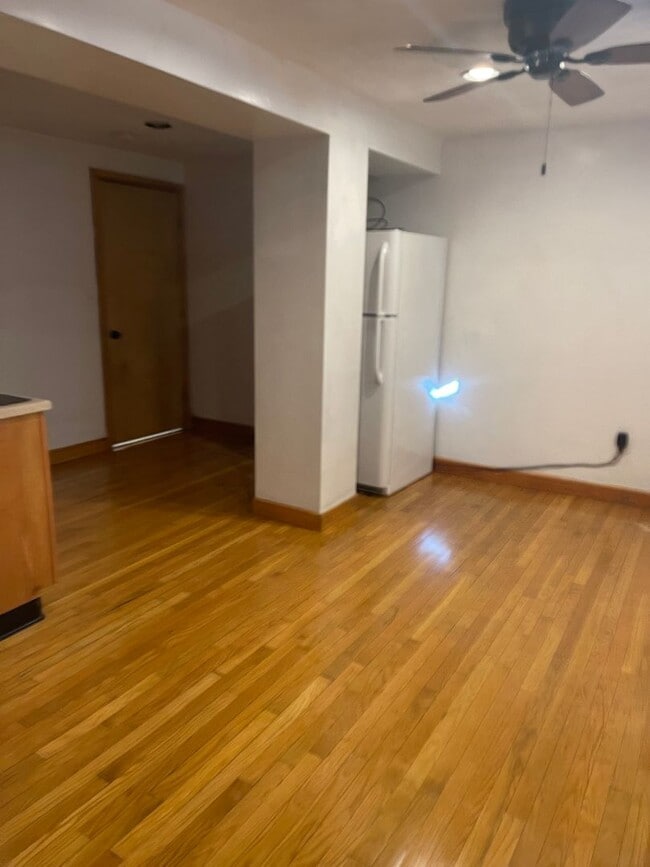 Building Photo - $2200 | Garden-Level 1BR | All Utilities Included | Parking Included