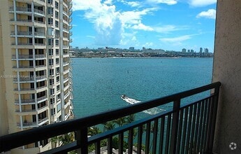Building Photo - 540 Brickell Key Dr
