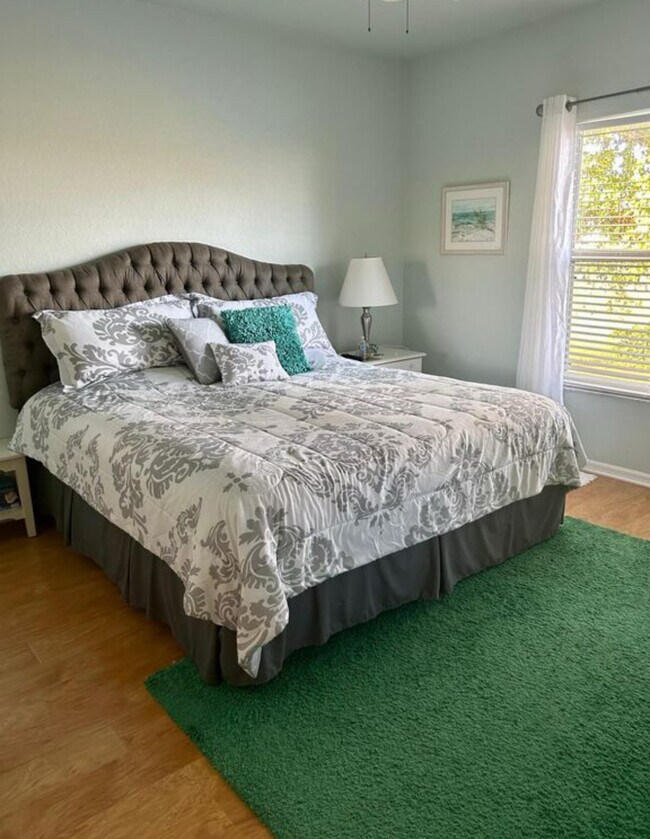 Foto del edificio - 9855 Costa Mesa Ln