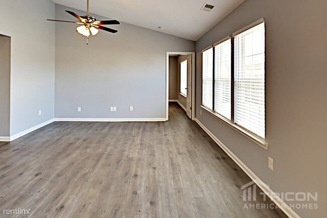 Foto del edificio - 206 Water Ridge Ave