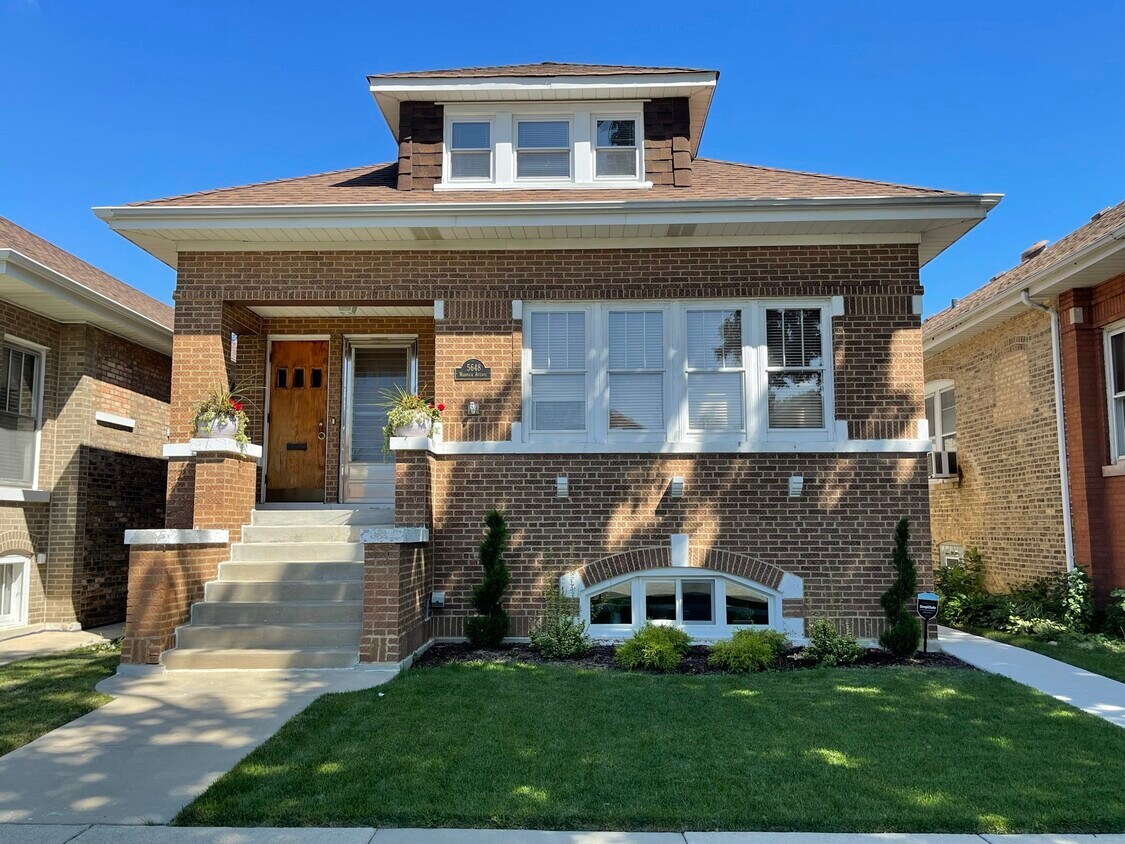 5648 W Warwick Ave Unit 1(1stfloor, Chicago, IL 60634 Apartments in