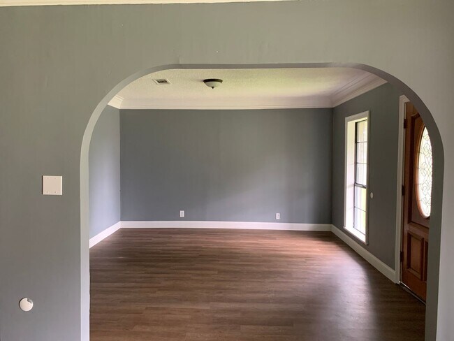 Foto del edificio - 4 Bedroom 3 bath home for lease