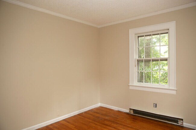 Foto del edificio - 1806 Walker Ave