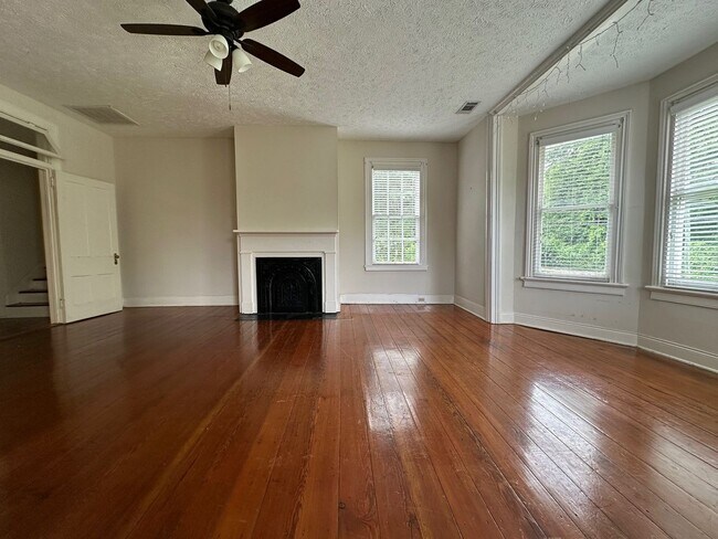 Foto del edificio - 844 Hickman Rd